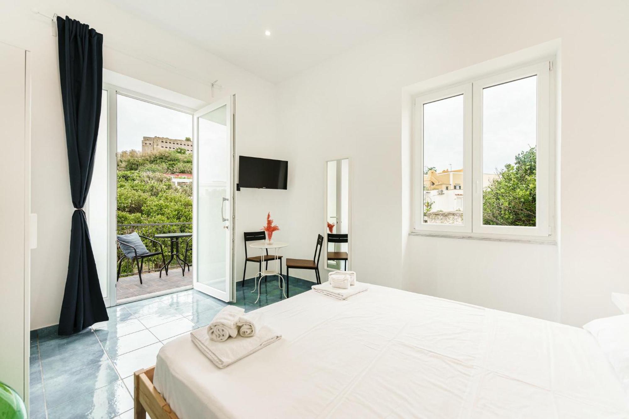 Bed and Breakfast Il Poeta Nella Vigna Procida Exterior foto